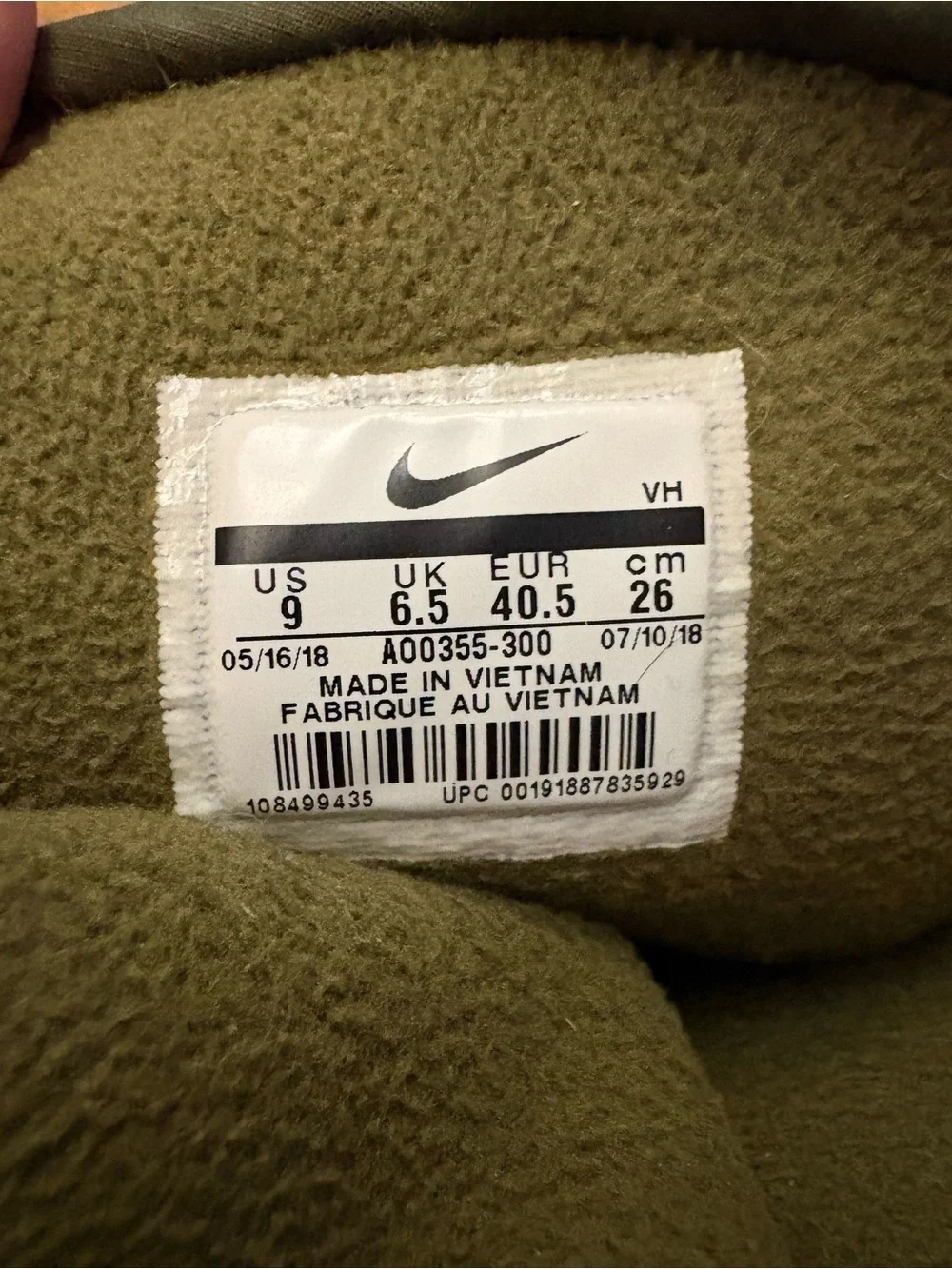 Nike Tanjun Olive Green Boots Size 9 EUC